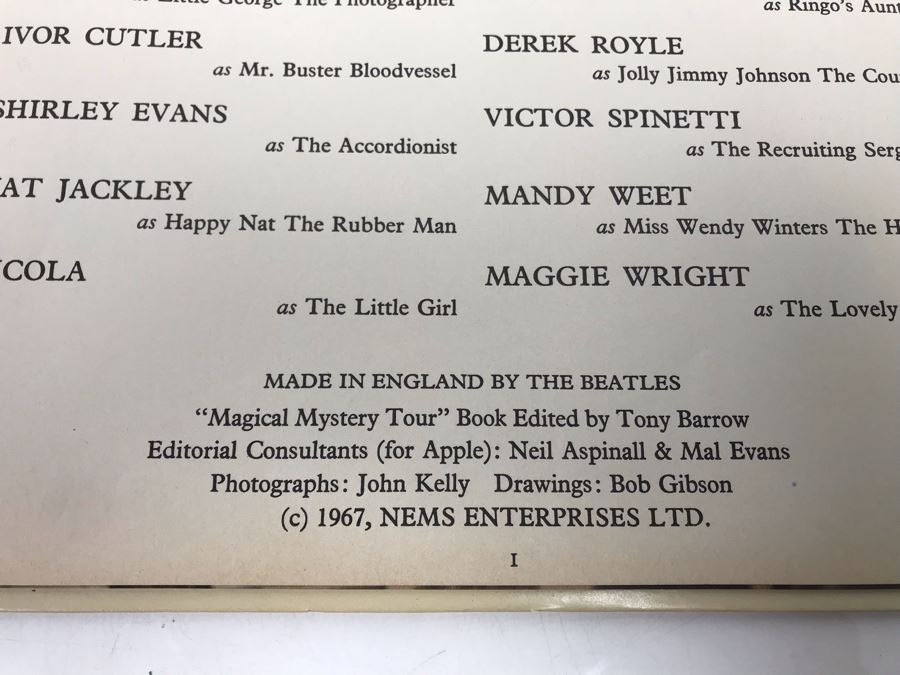 The Beatles Magical Mystery Tour Gatefold With Cherry 24-Page Color Picture Book SMAL-2835 [Photo 7]