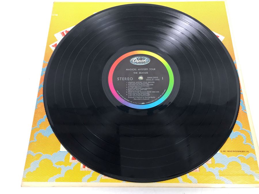 The Beatles Magical Mystery Tour Gatefold With Cherry 24-Page Color Picture Book SMAL-2835 [Photo 22]