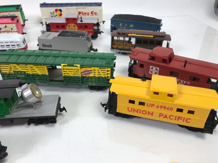 Toy Train Lot With Trains, Tracks, Transformers, Accessories And Books - See Photos [Photo 15]