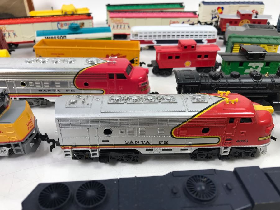 Toy Train Lot With Trains, Tracks, Transformers, Accessories And Books - See Photos [Photo 6]