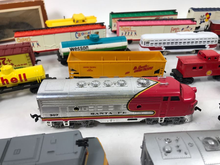 Toy Train Lot With Trains, Tracks, Transformers, Accessories And Books - See Photos [Photo 8]