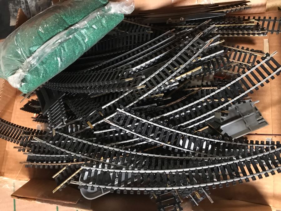 Toy Train Lot With Trains, Tracks, Transformers, Accessories And Books - See Photos [Photo 28]