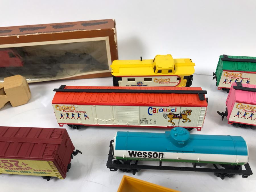 Toy Train Lot With Trains, Tracks, Transformers, Accessories And Books - See Photos [Photo 19]