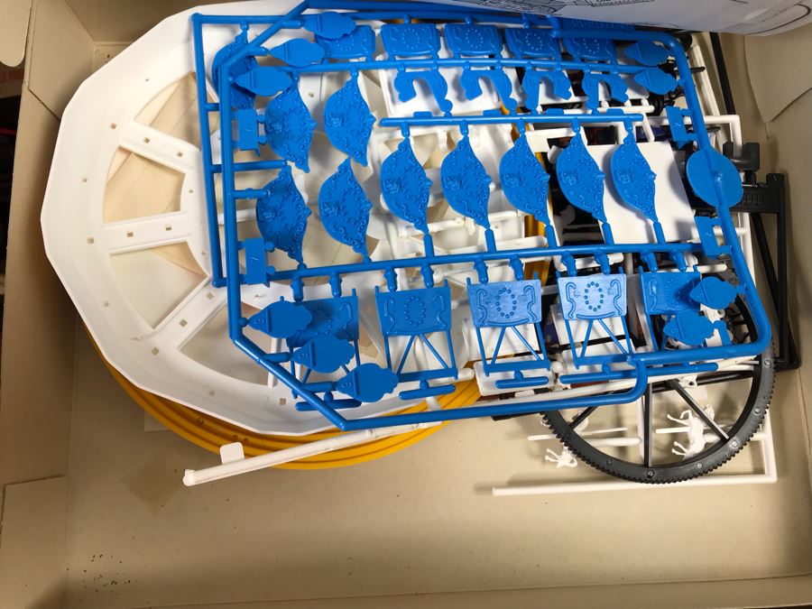 Toy Train Lot With Trains, Tracks, Transformers, Accessories And Books - See Photos [Photo 26]