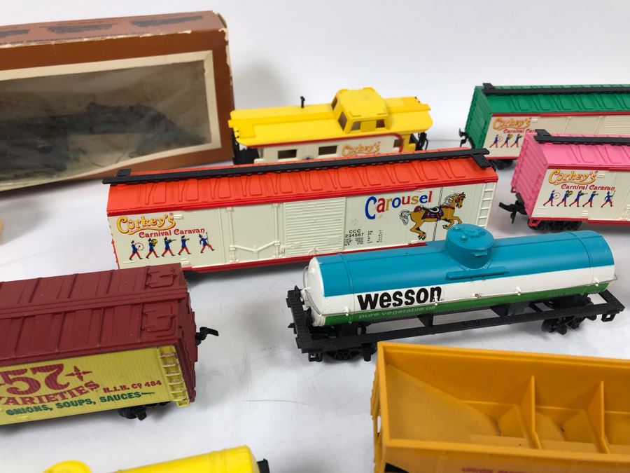 Toy Train Lot With Trains, Tracks, Transformers, Accessories And Books - See Photos [Photo 11]
