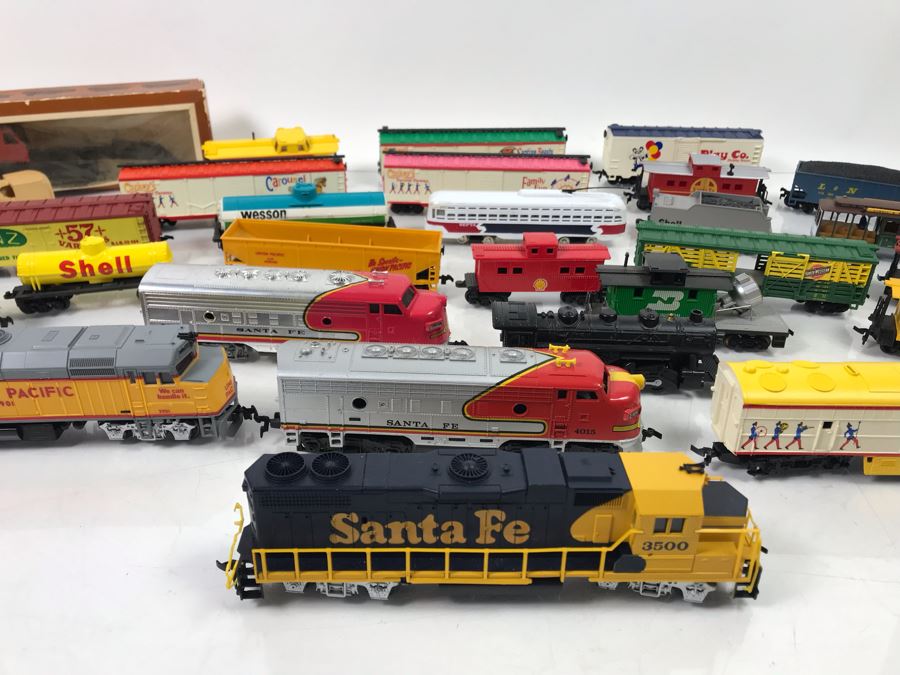 Toy Train Lot With Trains, Tracks, Transformers, Accessories And Books - See Photos [Photo 3]