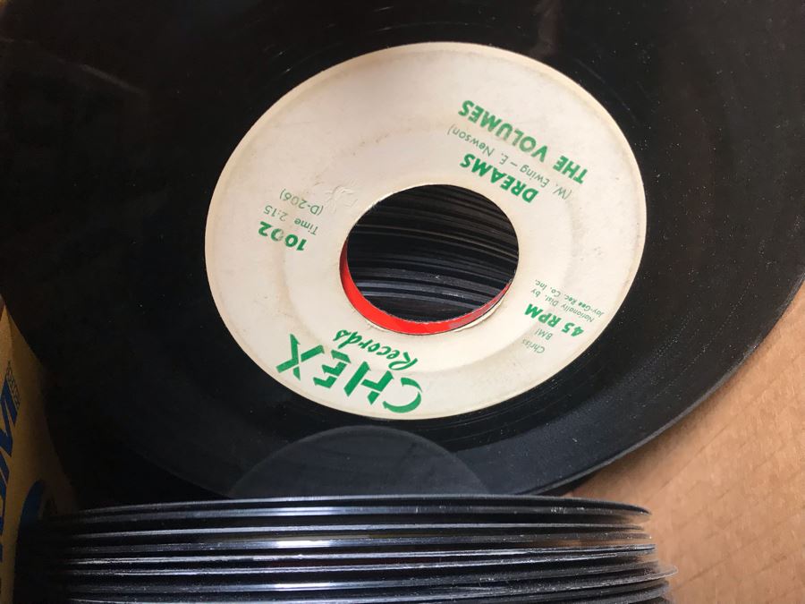 45RPM Vinyl Record Lot With Mainly 60s 70s Rock, Soul [Photo 9]