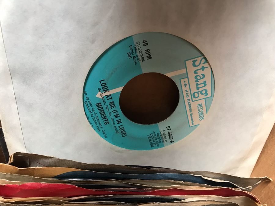 45RPM Vinyl Record Lot With Mainly 60s 70s Rock, Soul [Photo 5]