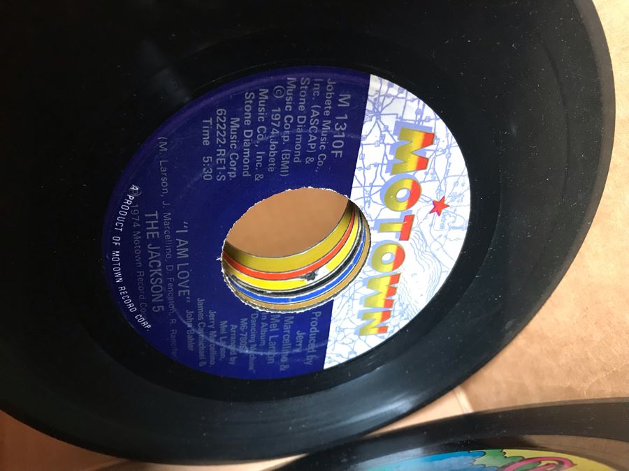 45RPM Vinyl Record Lot With Mainly 60s 70s Rock, Soul [Photo 15]