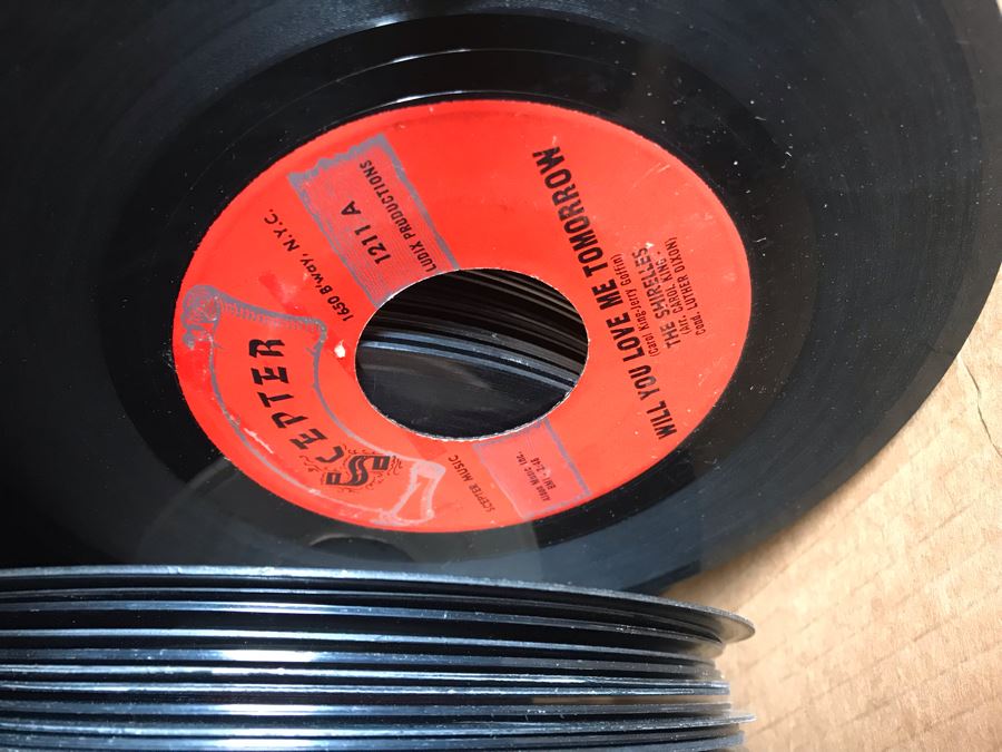 45RPM Vinyl Record Lot With Mainly 60s 70s Rock, Soul [Photo 10]