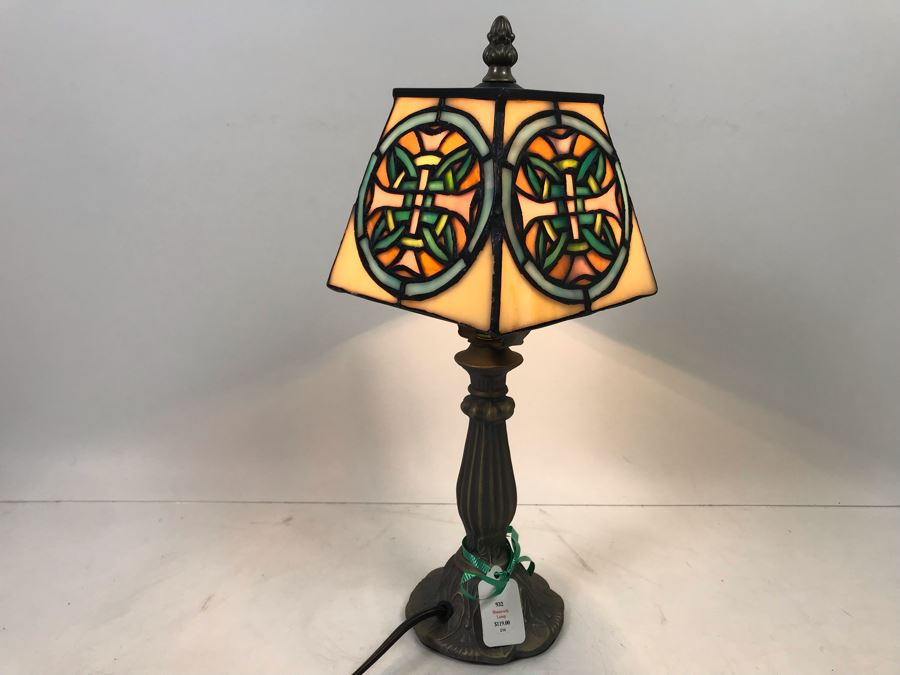 Irish Shamrock Lamp Retails $119 [Photo 3]