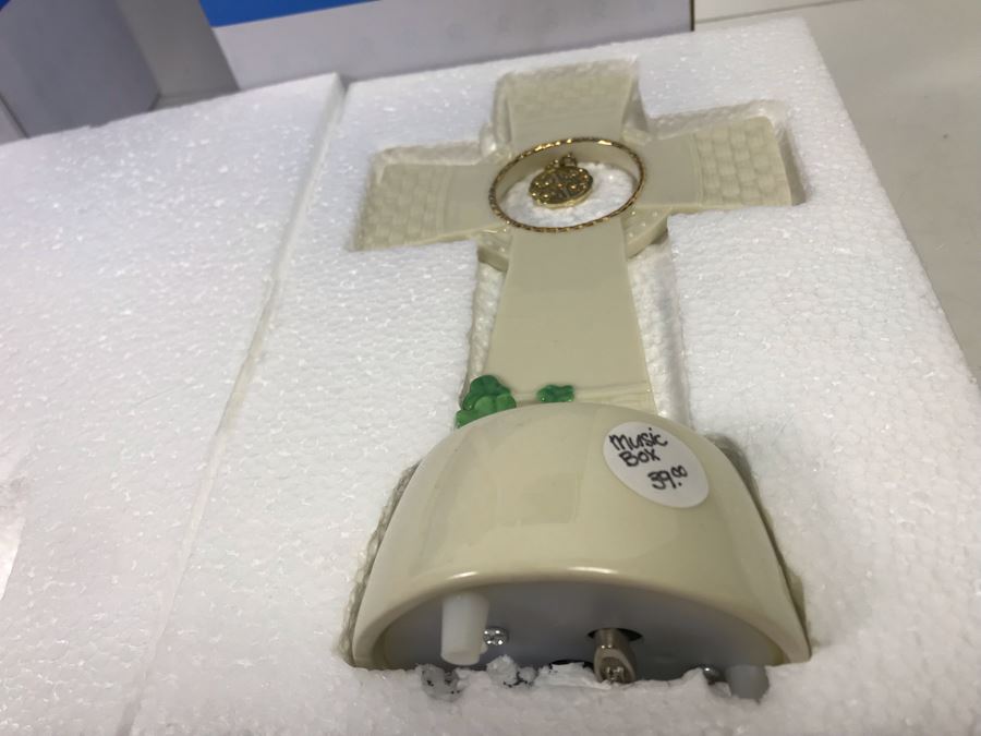 New Pair Of Roman Music Box Crosses And Picture Frame Retails $107 [Photo 5]