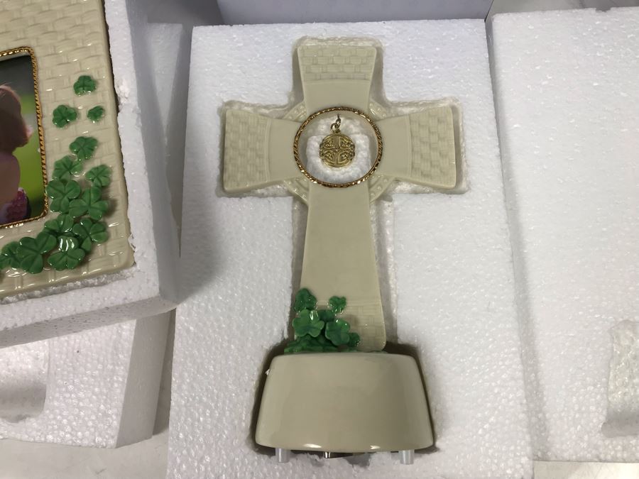New Pair Of Roman Music Box Crosses And Picture Frame Retails $107 [Photo 4]