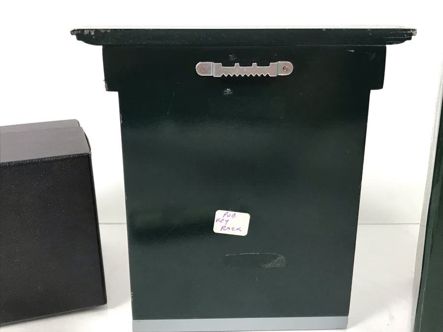 New Belleek Fine Parian China Sugar & Creamer, Irish Pub Key Rack, New Mullingar Pewter Candleholder Centerpiece And Ireland Sign Plaque [Photo 15]