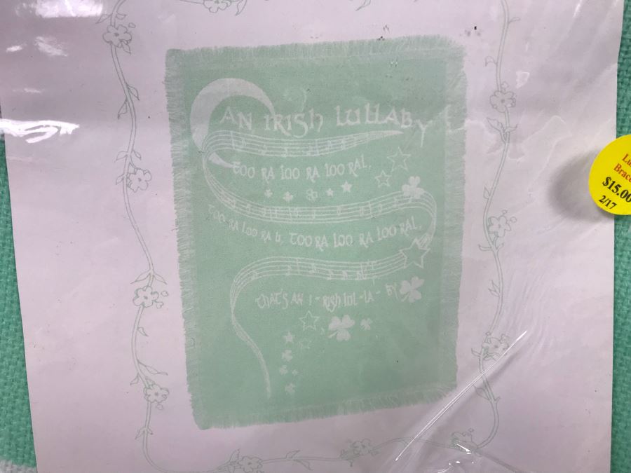 New (2) Irish Linen Gents Hankie And (4) Irish Lullaby Baby Blankets Retails $96 [Photo 7]