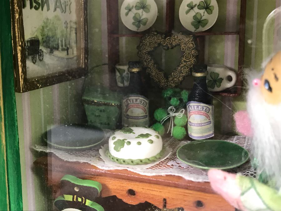 O'Ireland Themed Small World Miniature Irish Home Display Model With Bailey's Irish Cream, Beleek, Furniture [Photo 9]