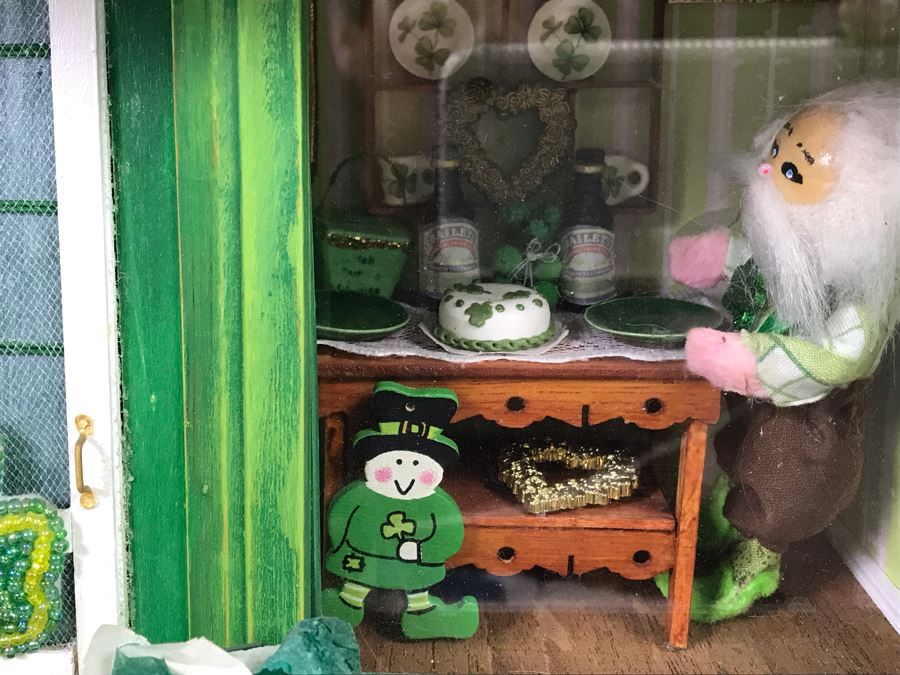 O'Ireland Themed Small World Miniature Irish Home Display Model With Bailey's Irish Cream, Beleek, Furniture [Photo 6]