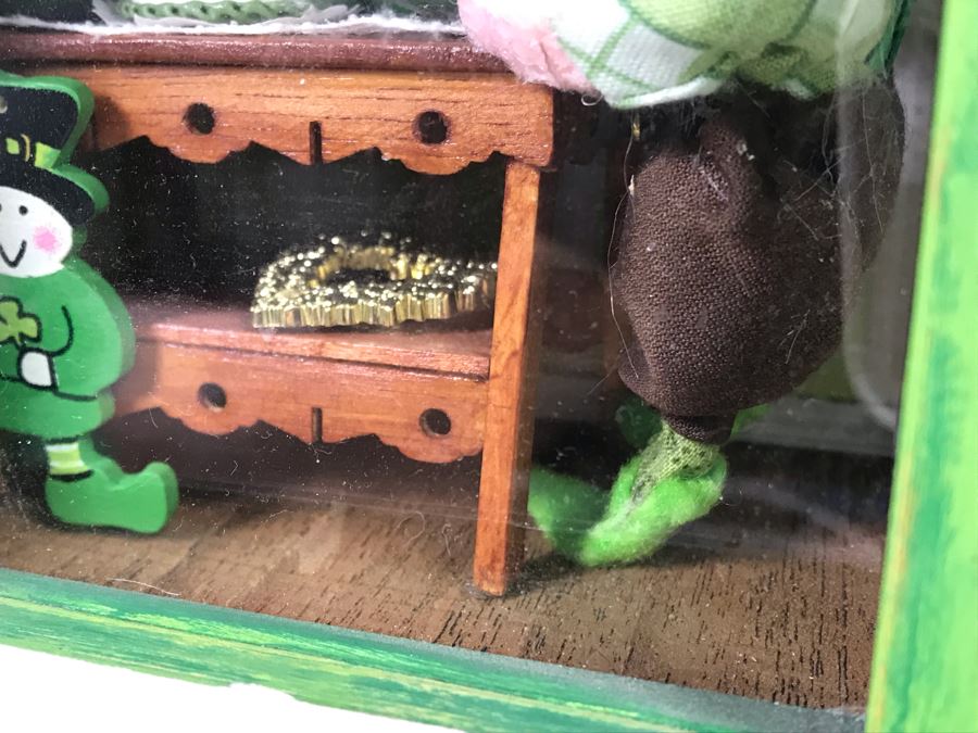 O'Ireland Themed Small World Miniature Irish Home Display Model With Bailey's Irish Cream, Beleek, Furniture [Photo 11]