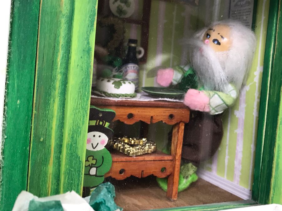 O'Ireland Themed Small World Miniature Irish Home Display Model With Bailey's Irish Cream, Beleek, Furniture [Photo 14]