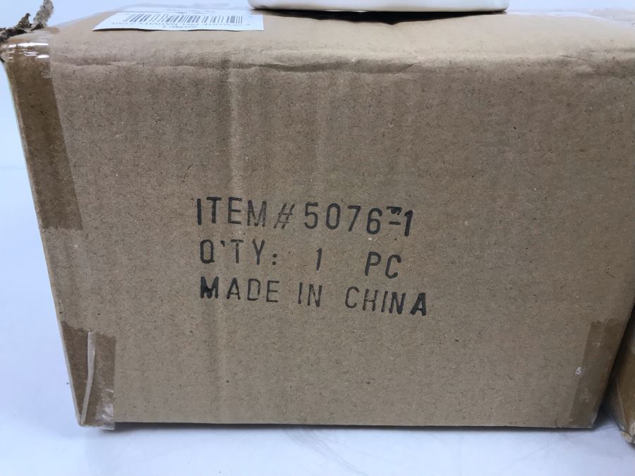 (4) New 6.25' Shamrock Nativity Figurines And (9) Smaller Porcelain Nativity Figurines Retails Over $175 [Photo 6]