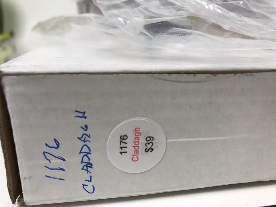 (5) Various Irish Themed Plaques Retails $242 [Photo 11]