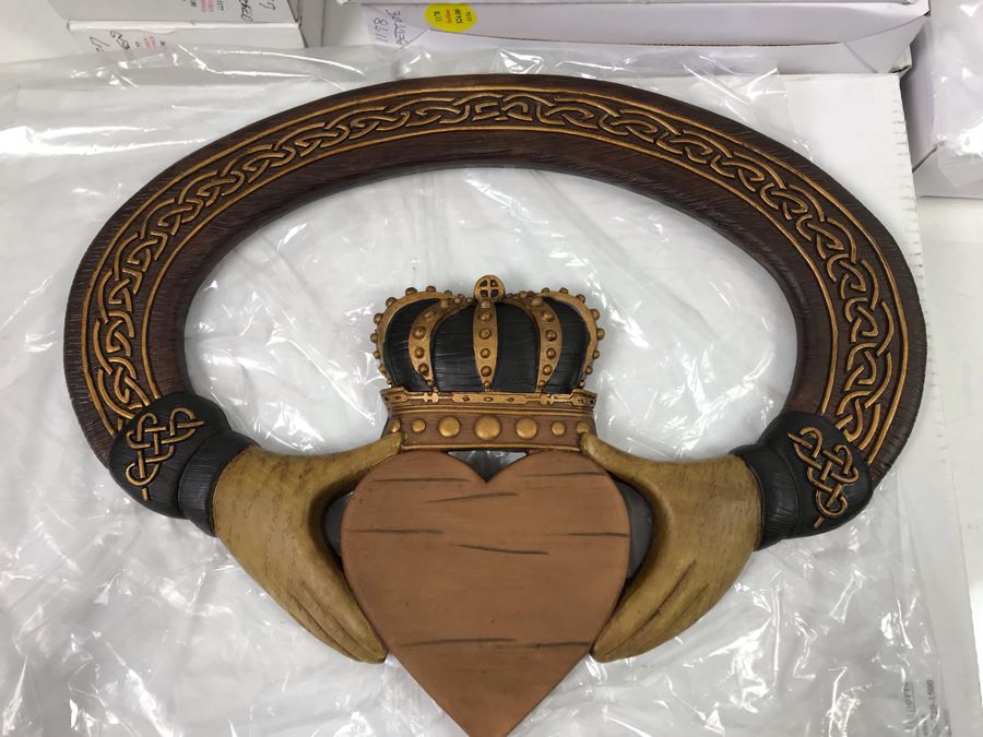 (5) Various Irish Themed Plaques Retails $242 [Photo 8]