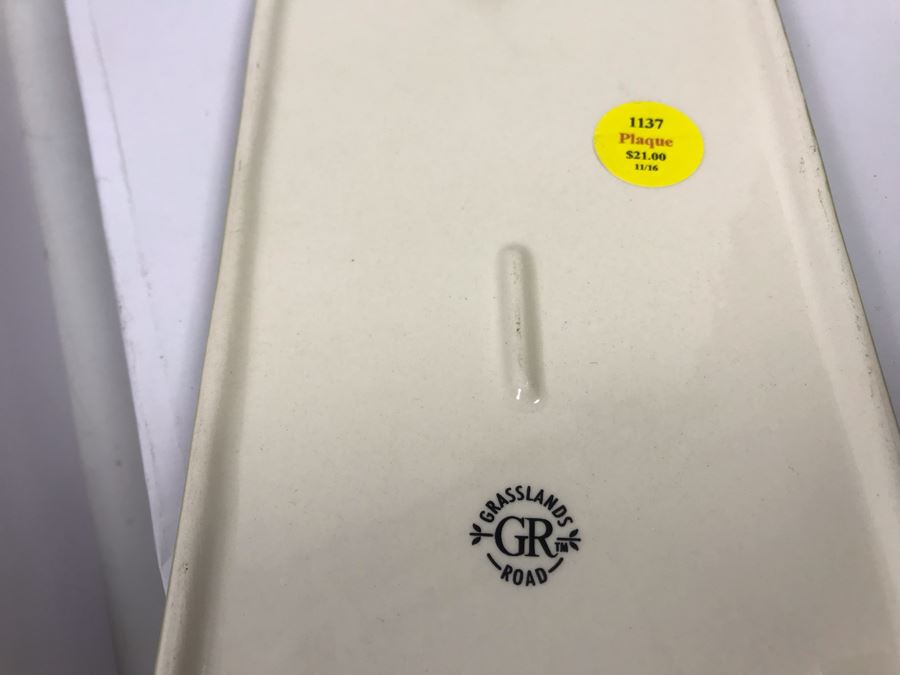 (5) Various Irish Themed Plaques Retails $242 [Photo 12]