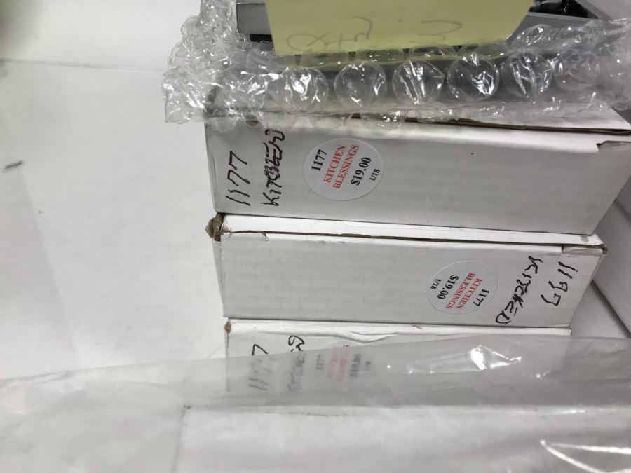 (5) Various Irish Themed Plaques Retails $242 [Photo 10]