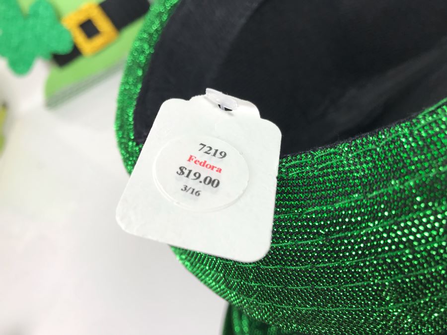 (3) New Hanna's Handiworks Metal Irish Hat Hangers, (9) Irish Top Hats And (3) Irish Fedora Hats Retails $174 [Photo 13]