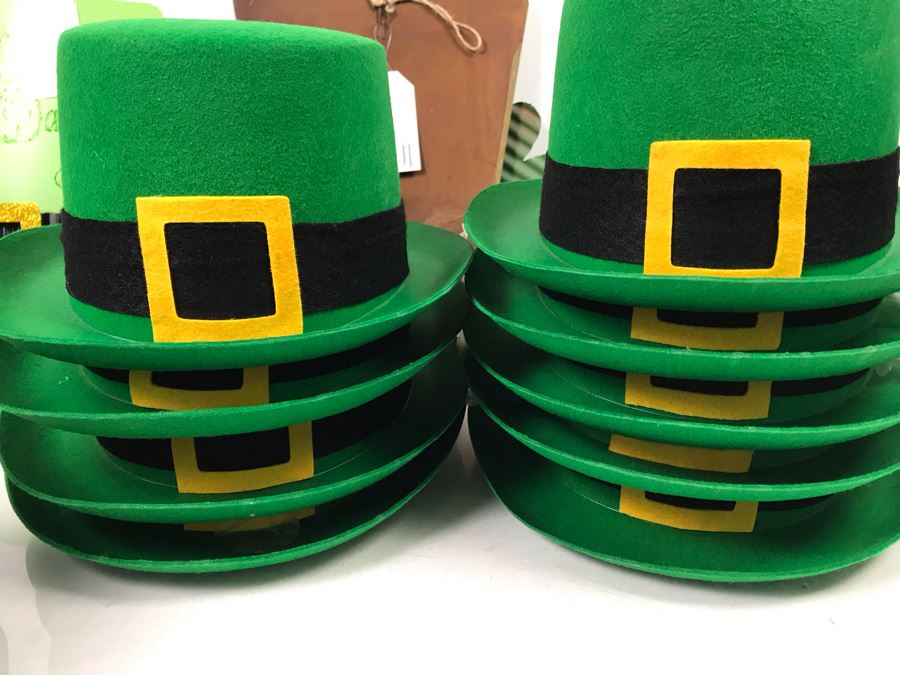 (3) New Hanna's Handiworks Metal Irish Hat Hangers, (9) Irish Top Hats And (3) Irish Fedora Hats Retails $174 [Photo 10]