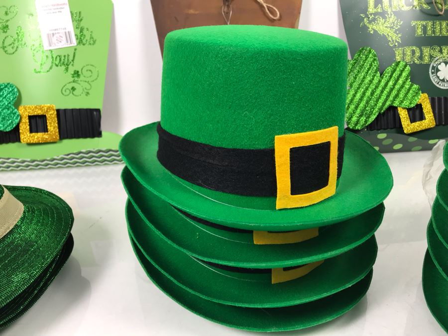 (3) New Hanna's Handiworks Metal Irish Hat Hangers, (9) Irish Top Hats And (3) Irish Fedora Hats Retails $174 [Photo 8]