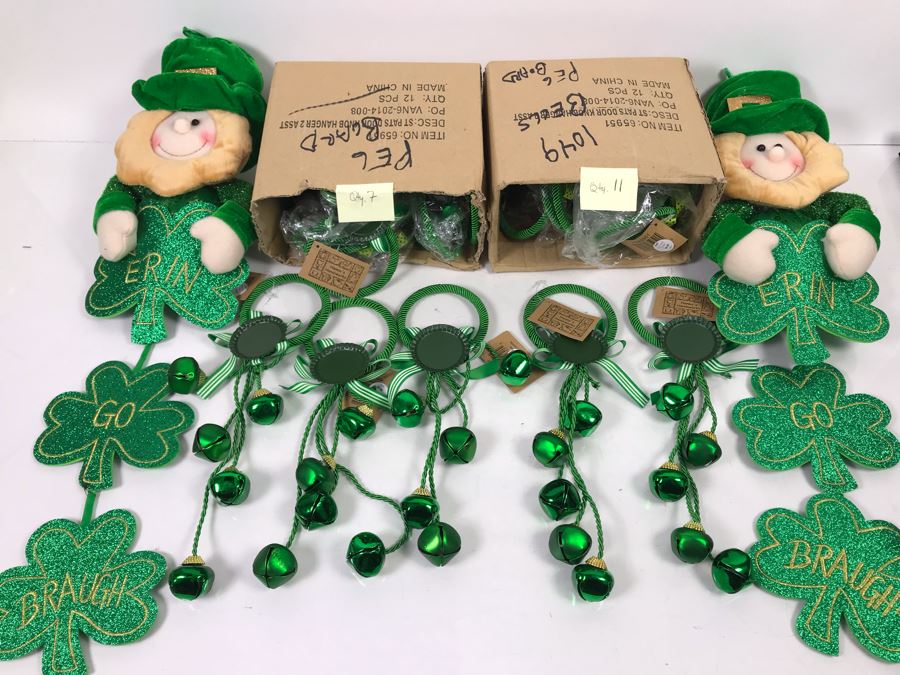 (18) New Hanna's Handiworks Irish Door Knob Hangers And (2) New Hanna's Handiworks Leprechauns Retails $144 [Photo 2]