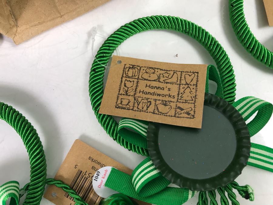 (18) New Hanna's Handiworks Irish Door Knob Hangers And (2) New Hanna's Handiworks Leprechauns Retails $144 [Photo 4]