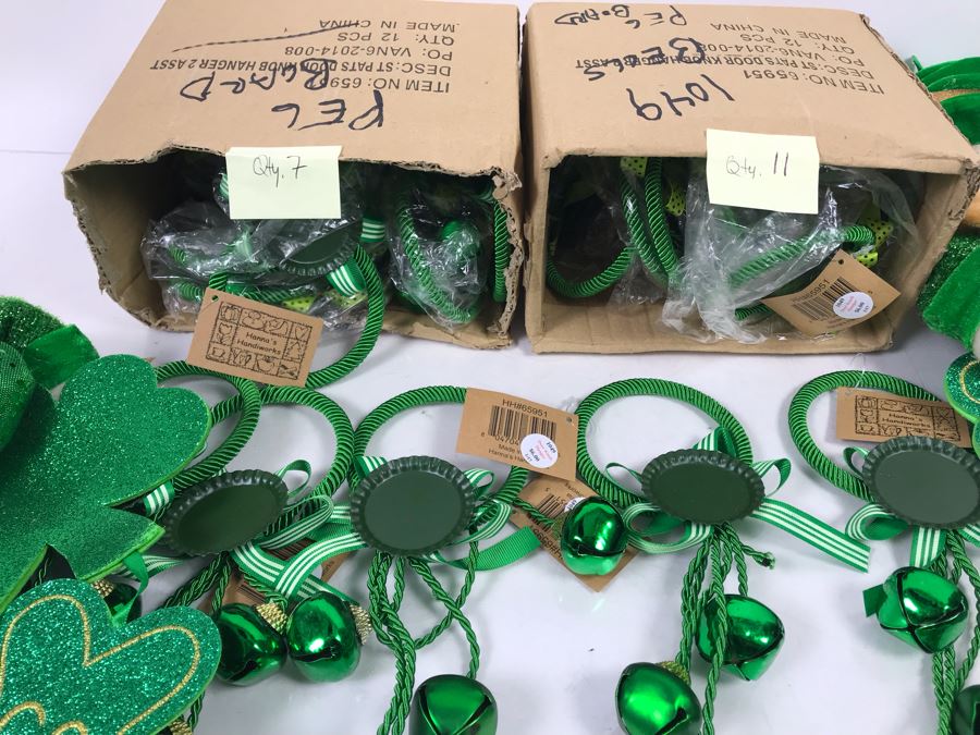 (18) New Hanna's Handiworks Irish Door Knob Hangers And (2) New Hanna's Handiworks Leprechauns Retails $144 [Photo 10]