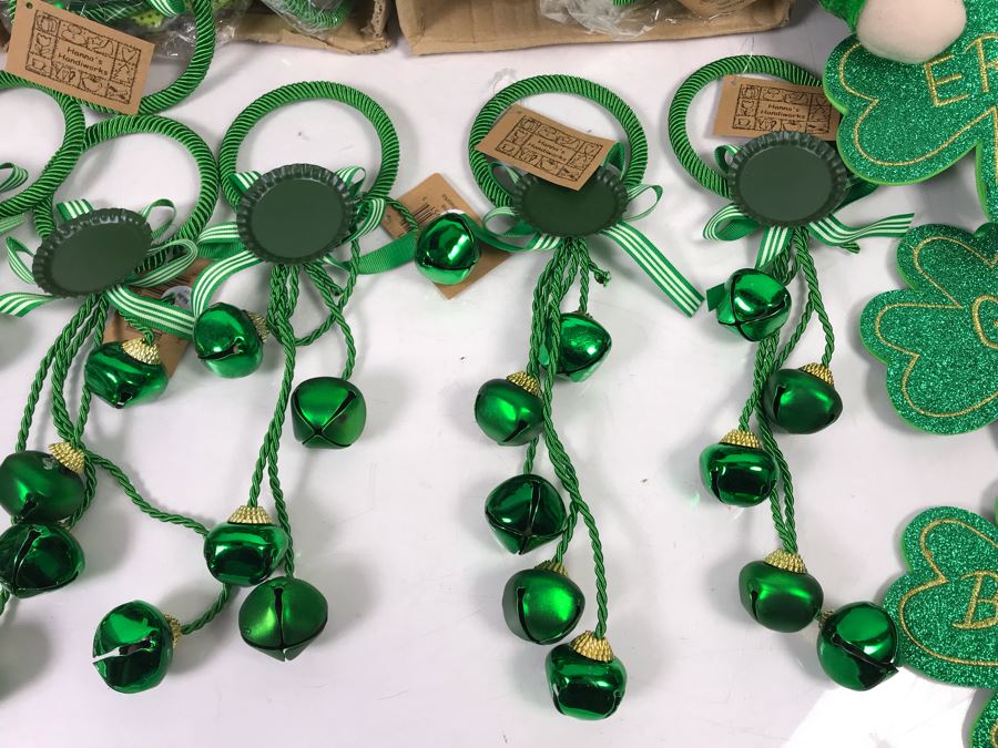 (18) New Hanna's Handiworks Irish Door Knob Hangers And (2) New Hanna's Handiworks Leprechauns Retails $144 [Photo 3]