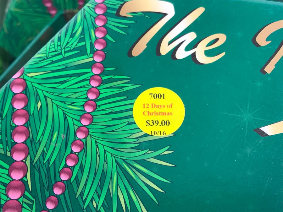 New (3) Shamrock Baubles, (2) Tara 12 Days Of Christmas Ornaments And (4) Irish Themed Abbey Press Christmas Cards Sets Retails $200 [Photo 12]