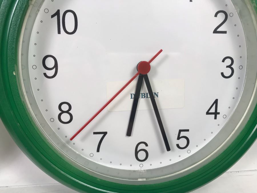 Pair Of Green Quartz Clocks Showing Carlbad And Dublin Time [Photo 4]