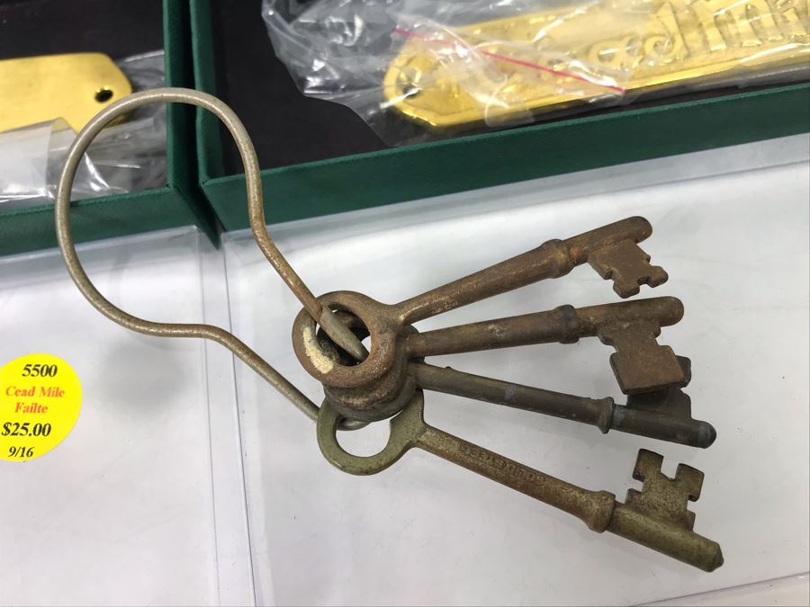 (4) New Irish Brass Plaques 'Cead Mile Failte' -- 'Welcome' And Set Of (4) Vintage Skeleton Keys Retails Over $100 [Photo 8]