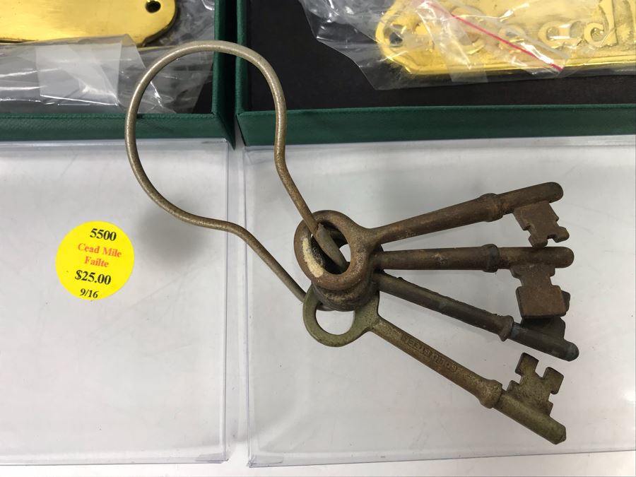(4) New Irish Brass Plaques 'Cead Mile Failte' -- 'Welcome' And Set Of (4) Vintage Skeleton Keys Retails Over $100 [Photo 6]