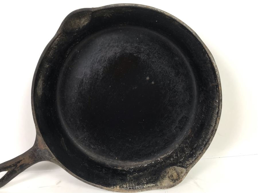 Vintage Griswold Erie PA Cast Iron Skillet 8 11' [Photo 2]