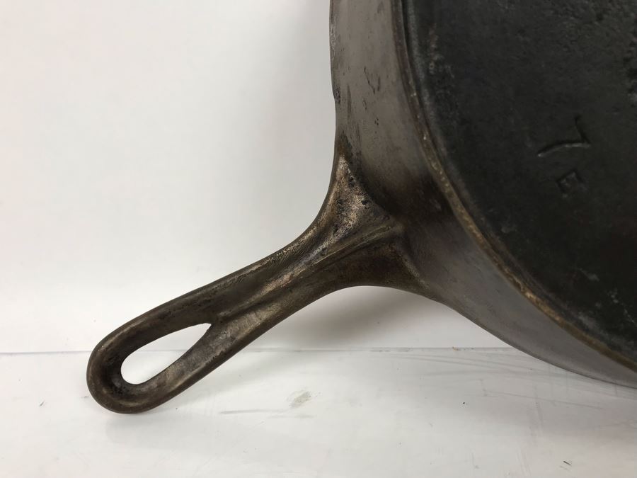 Vintage Wagner Ware Sidney Cast Iron Skillet 7 E 10' [Photo 4]