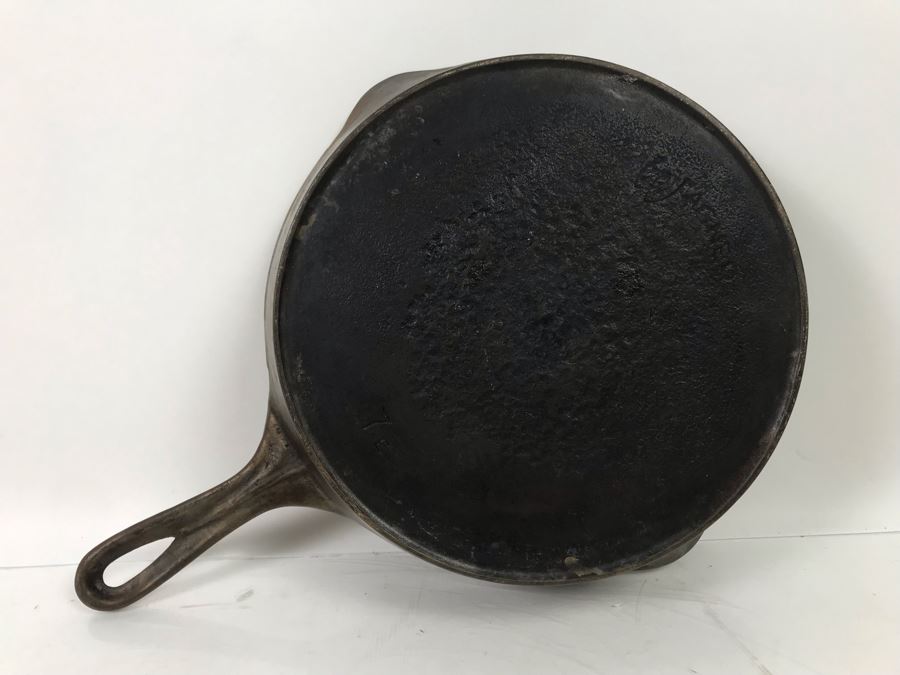 Vintage Wagner Ware Sidney Cast Iron Skillet 7 E 10'