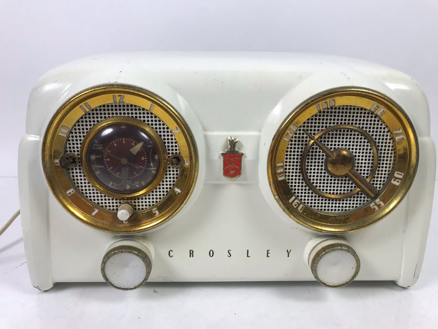 Very Cool Art Deco Crosley Vintage Tube Radio And Clock - Needs Servicing (Missing Several Knobs)