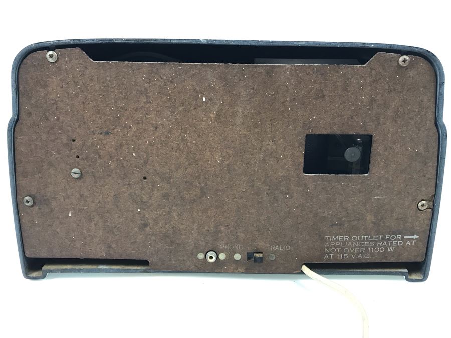 Very Cool Art Deco Crosley Vintage Tube Radio And Clock - Needs Servicing (Missing Several Knobs) [Photo 15]