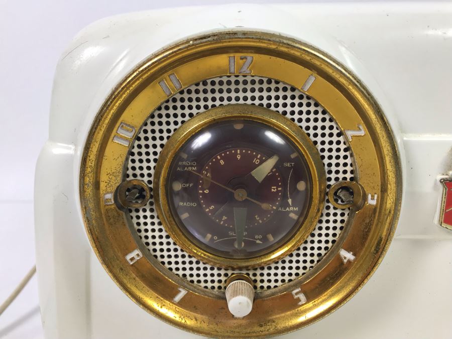 Very Cool Art Deco Crosley Vintage Tube Radio And Clock - Needs Servicing (Missing Several Knobs) [Photo 5]