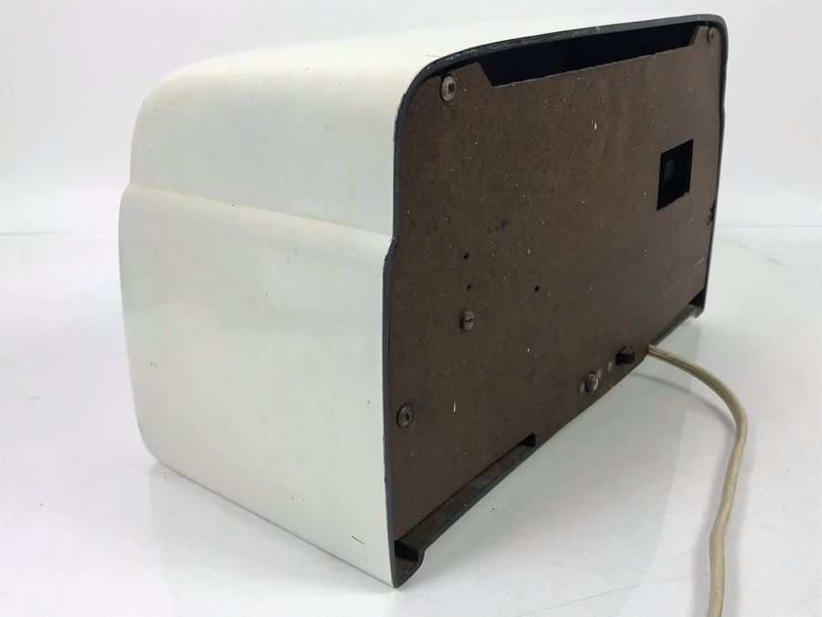 Very Cool Art Deco Crosley Vintage Tube Radio And Clock - Needs Servicing (Missing Several Knobs) [Photo 21]