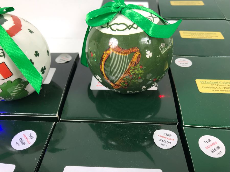 (18) New Irish Battery Powered Blinking Christmas Ornaments Retails $180 [Photo 7]