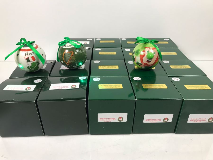 (18) New Irish Battery Powered Blinking Christmas Ornaments Retails $180 [Photo 1]