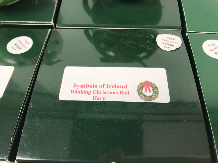 (18) New Irish Battery Powered Blinking Christmas Ornaments Retails $180 [Photo 6]