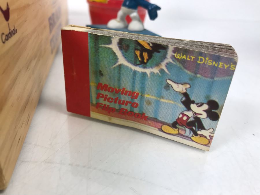 Cardinal Brain Teasers Puzzles (New), Walt Disney's Moving Picture Flip Book, Congratulations! I'll Drink To That Smurf, Movie E.T. The Extra-Terrestrial View-Master Stereo Reels With View-Master And Barrel Of Monkeys [Photo 10]
